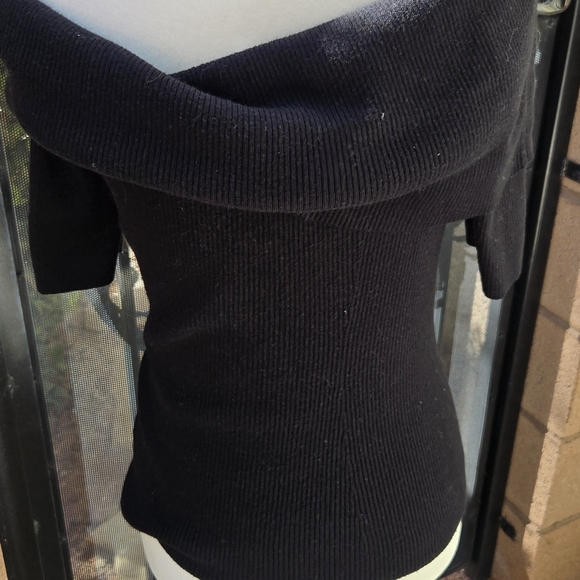 Vince Black Off Shoulder Half Sleeve Top - Picture 7 of 8